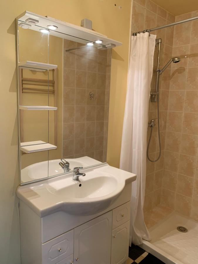 Stylish One Bedroom Apartment In A Lovely Village Saint-Vincent-Rive-dʼOlt Exterior foto